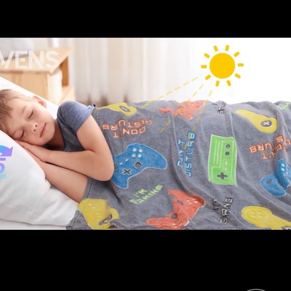 NWT glow in the dark Kids Gaming Themed Blanket 50x 60 - Picture 1 of 6